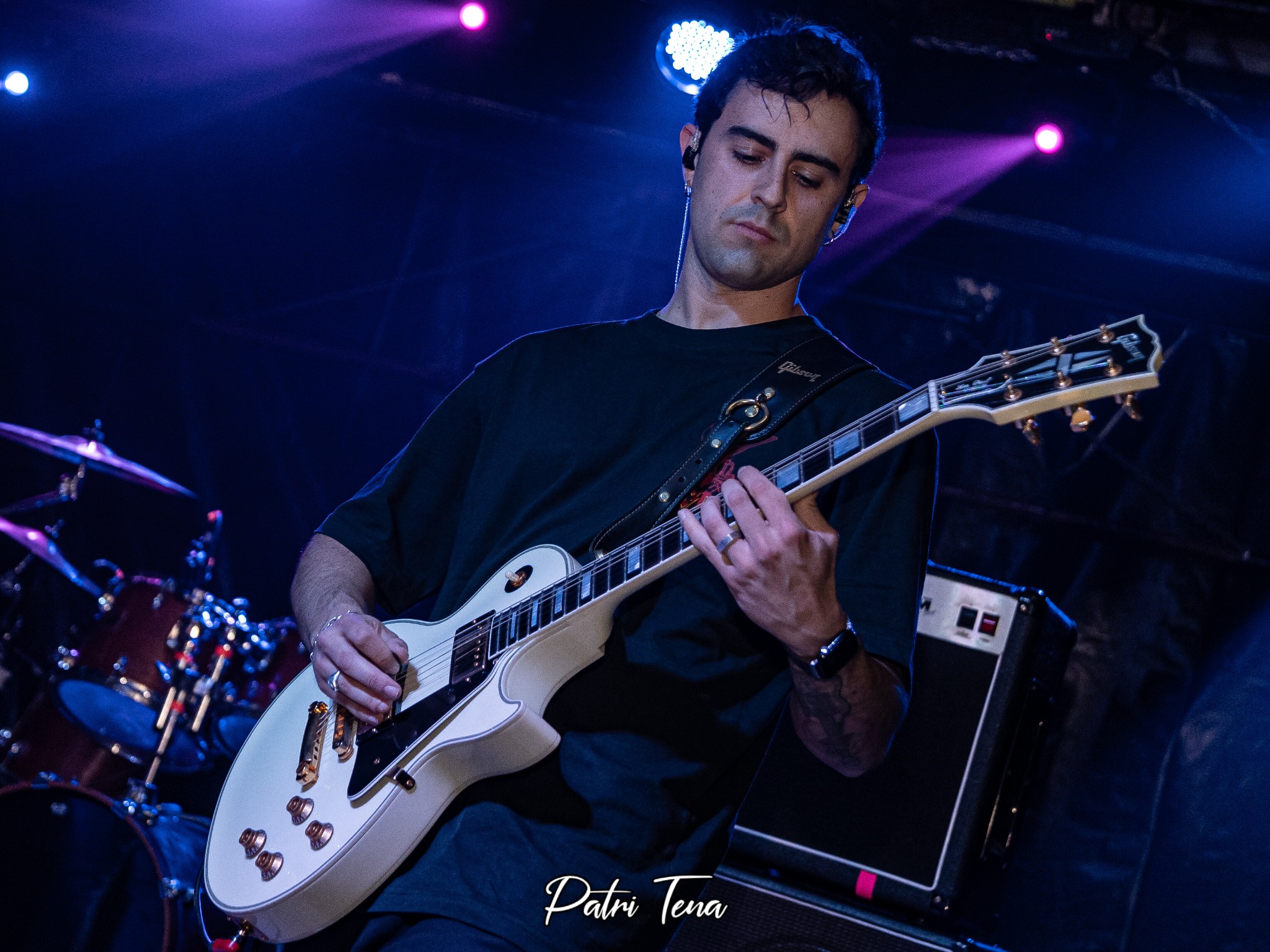 Luis Rodríguez, guitarra de Zalake